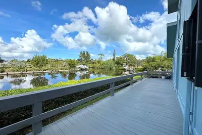 Image de Quaint 2-Story 2-Bedroom Townhome in the Manatee Pocket of Port Salerno