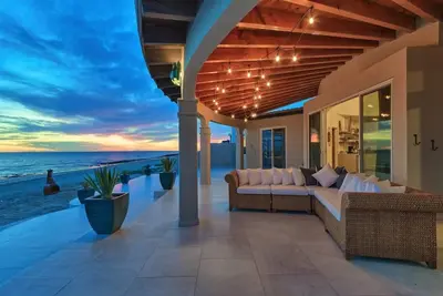 Image de One of a Kind Beachfront Home Estrella del Mar