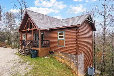 Image de Mountain Jubilee: Sleeps 8 | Relaxing Retreat with Game Room & Hot Tub