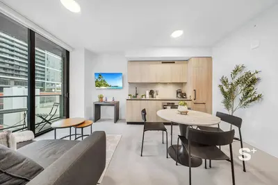 Image de Sleek 1-Br & Den in Miami Central - Rooftop Pool