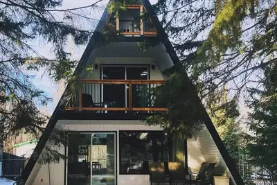 Image de Cabin at Garner Lake