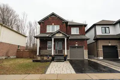 Image de Cozy Oshawa Family Escape