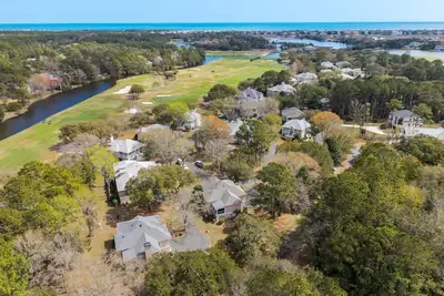 The Escape | 3br Golf Course Villa with Pool Access