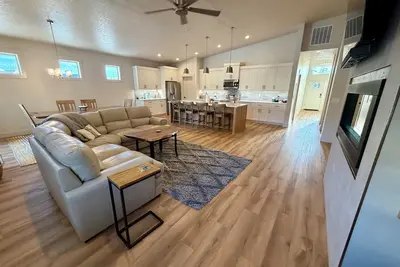 Image de Modern New McCall House with Hot Tub