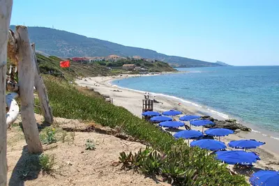 Image de Joli appartement pour 5 personnes avec Wifi, piscine, climatisation, Tv et terrasse