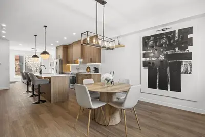 Image de Stunning 3br Luxury Home | Downtown Views