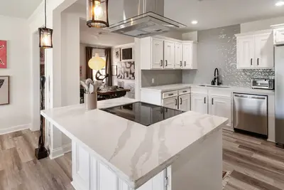 Image de Themed Houston Family Home Near Downtown | Game Room