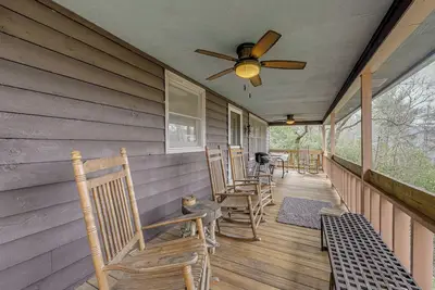 Image de Family Lake Days! Mtn-View Cabin in Hiawassee