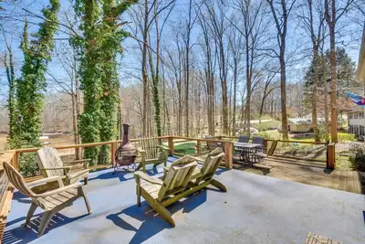 Image de Private Beach & Dock: Lake Hartwell Family Getaway