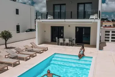 Image de Quietly located luxury vacation villa with private pool on Portugal's Silver Coast