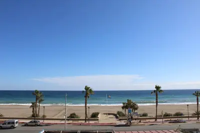 Image de 2 Bedroom 1 Bathroom Sea Front