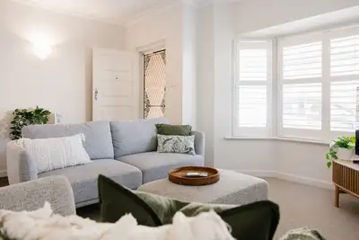 Image de Stylish 2br Unit Near Glenelg South Beach & Cafés