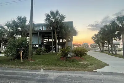 Image de Redfish Retreat•Hot Tub•Deep Water Canal front•40 ft Dock•Ice•Parking•Pets•Kayak