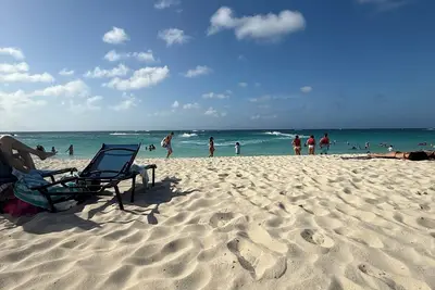 3-bedroom 2 bathrooms house by Eagle Beach with Ac