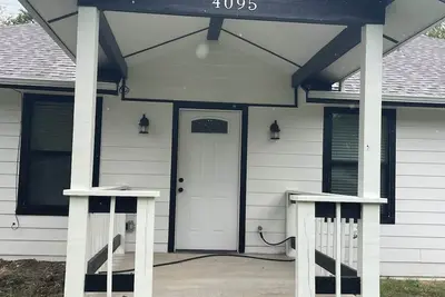 Image de Neat 3 bedroom retreat with Ac in charming Princeton. Two minutes to Lavon lake.