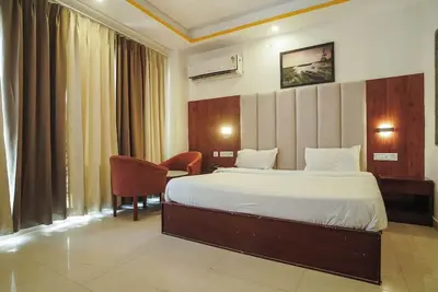 Image de Elevate Your Escape: Where Modern Luxury Meets Himalayan Soul.