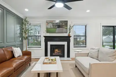 Image de 3mins Dt Game Room Fire Pit+Bbq - 9404 Brookline - New