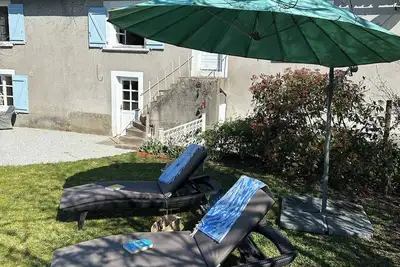 Image de Peaceful countryside cottage retreat. Swimming pool and parking.