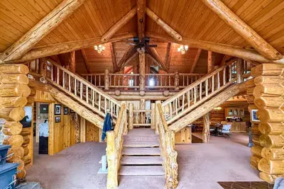 Image de 5-bedroom historic lodge in Choteau perfect for a Rocky Mountain Front getaway