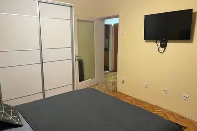 Image de Top lokacija! 5 minuta od centra. Dvosoban apartman + parking uključen