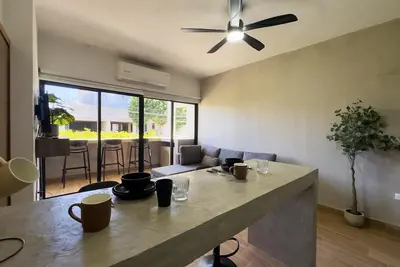 Image de Cozy 1 bdrm Golden Zone apartment 6