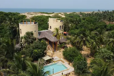 Image de Dune Towers Private Beach Villa for 12. Pool & Beach & Full Staff.