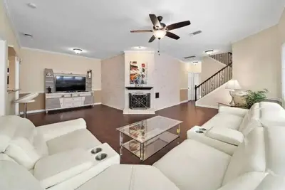 Image de 2200+ sq ft 3-bedroom house near golf course