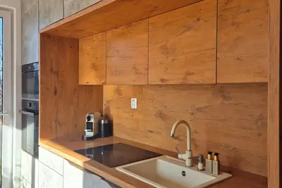 Image de Garden Residence - Tranquil 2-Bedroom Apartment with private Garden & Ac