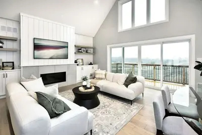 Image de New Luxury Cobble Beach Golf Retreat w/ Games Room & Large Yard