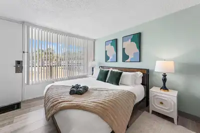 Image de Relaxing King Studio  5 Min from Zoo & Downtown