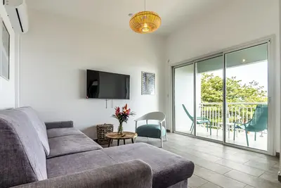 Image de 972l2 - T4 \"Kalinago\" face à la mer