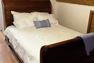 Image de Cozy country living! 2-bedroom apartment on a small private farm