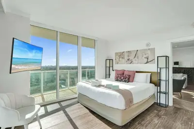 Image de 2br apartment at the Arya Amazing bay views