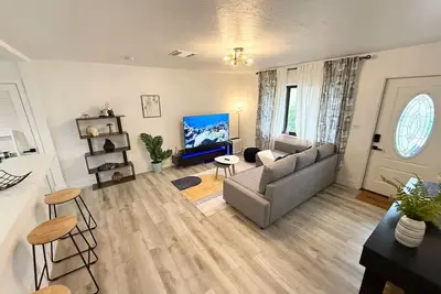 Image de Welcome to La Casita, your private and cozy escape in the heart of North Miami🌴✨