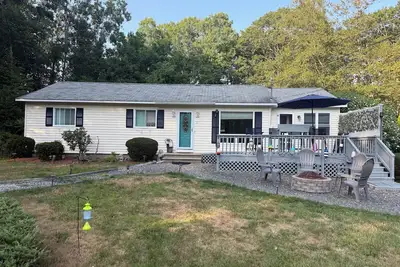 Image de 3 Br 2 bath 1400 sq' quiet yet centrally located 1/2 mile from Long Sands Beach