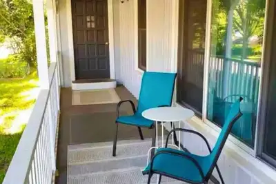 Bright Cali-King, Fast Wifi & Private Patio
