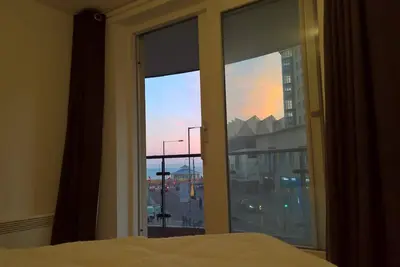 Image de 2-Bed 2-Bath Sea-View Balcony Apt inc Sun Terrace minutes to Sea, Station, Shops