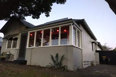 Image de 2 Houses+Large bungalow+4 office desk+Netflix