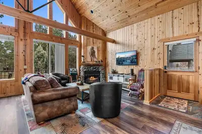 Image de Serene & Secluded Eagle Crest Chalet