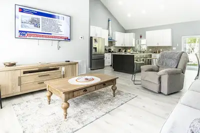Relaxing Cabin | Chef’s Kitchen & Scenic Nature Views