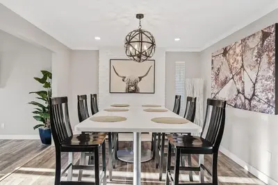 Image de Resort-Style Oasis  Heated Pool, Spa & Game Yard