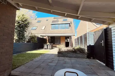 Image de Bright & modern house, central Nl, sunny garden