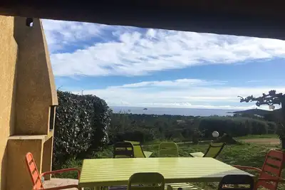 Image de Mini-villa Di A Sarra vue mer, 800m de la plage de la pinède Pinarello