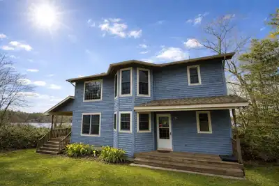 Image de Relaxing Lakefront Home on Fairview Lake w/Dock & Ac- 4 Bedroom, Sleeps 10