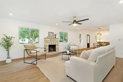 Image de Spacious 4br Near Aggieville | Stylish | Sleeps 8