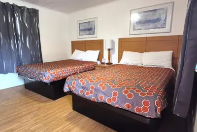 Image de 4 Quiet & Budget-Friendly Rooms w/ Free Parking Perfect for Group Getaways