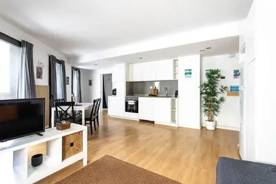 Image de Grand Apt 3 Chambres Balcon · Camp Nou · Fira