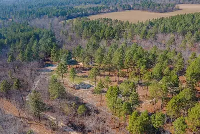 Image de Private 15 Acre Equestrian Estate-Horse Room And Board Included