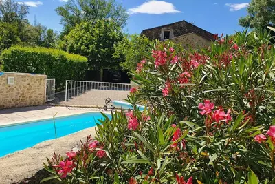 Image de Maison Drôme provençale avec piscine et rivière