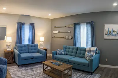 Modern NewlyFurnished Acadia Apt